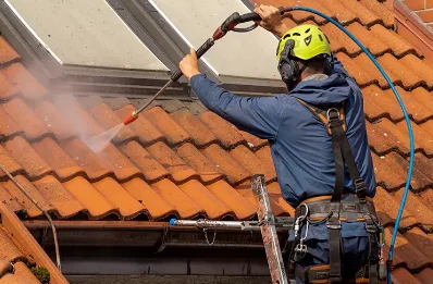Démoussage et hydrofuge de toiture à Lucheux